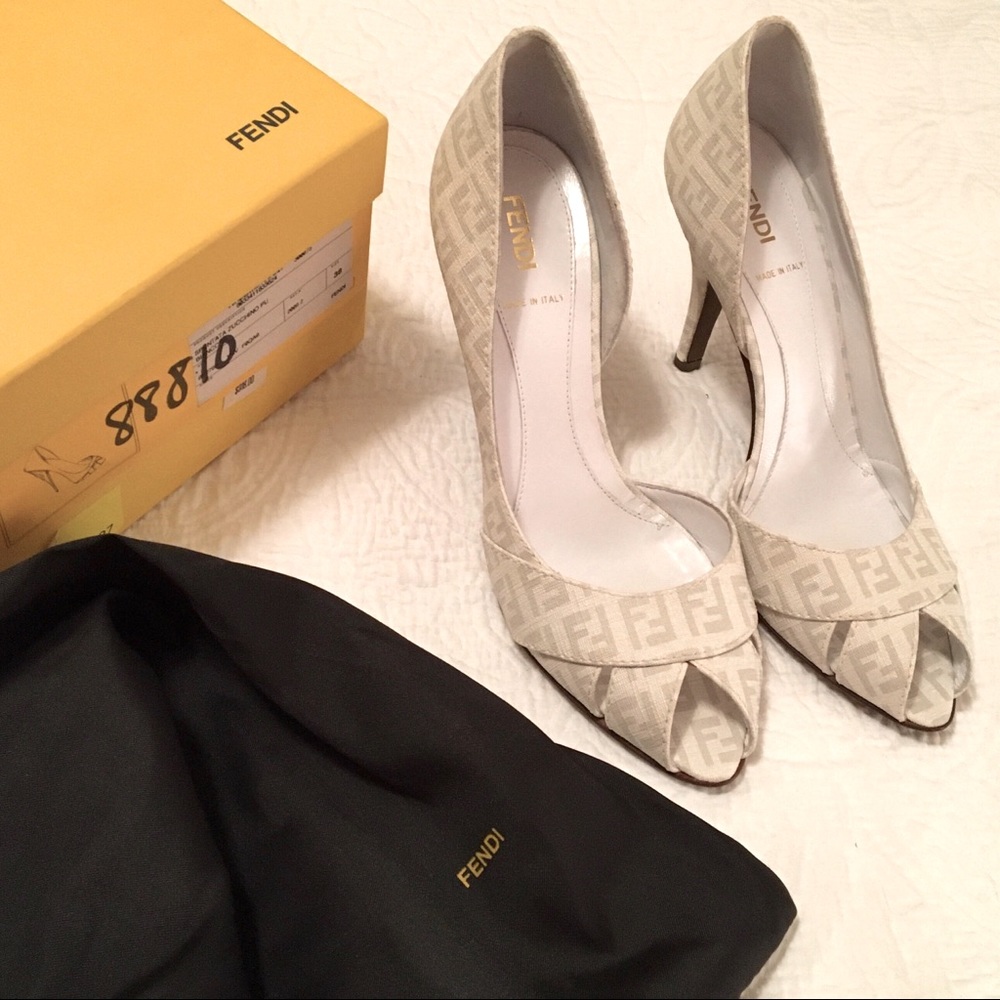 Fendi Spuntata Zucchino Bianco Pumps